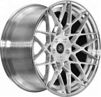 Roues de voiture forgées 2 pièces avec canon extérieur brossé et rayons croisés